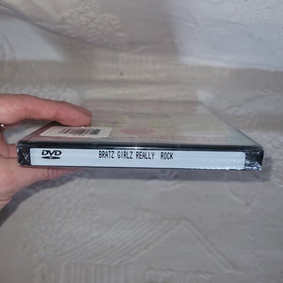 Bratz Girlz Really Rock A Bratz Musical DVD New - Picture 7 of 13